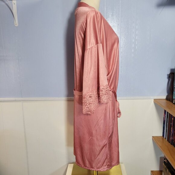 Petra Fashions 1X Light Pink Lace Shortsleeve Classic Tie Summer Robe - Picture 5 of 9